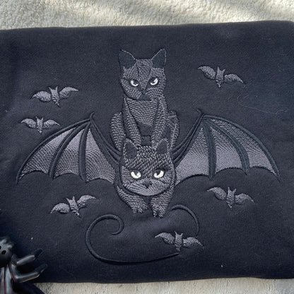 Embroidered Halloween Black Cat Sweatshirt, Halloween Tee,Bats Shirt Dark Humor Gothic Style Bat Tee,Top Cat Lover Gift,Trendy Spooky Season