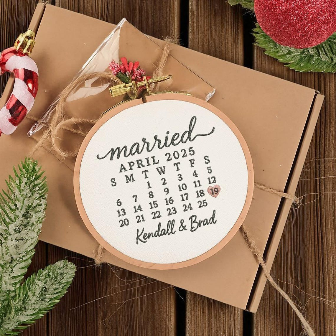 Married Ornament Ornament Calendar Gift - Personalized Calendar Ornament Wedding Gift - Custom Wedding Date Anniversary