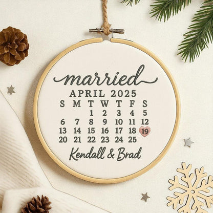 Married Ornament Ornament Calendar Gift - Personalized Calendar Ornament Wedding Gift - Custom Wedding Date Anniversary