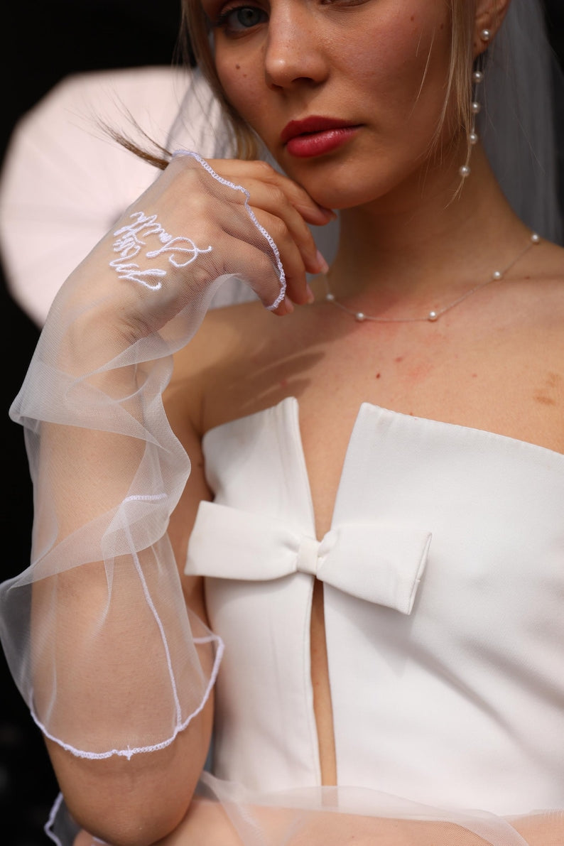 Custom Bridal Gloves with Embroidered Name & Date, Fingerless Tulle Wedding Gloves, Elegant Handmade Bride Accessory