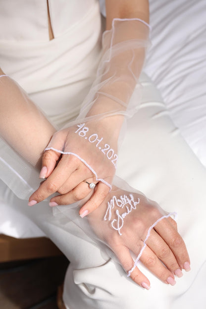 Custom Bridal Gloves with Embroidered Name & Date, Fingerless Tulle Wedding Gloves, Elegant Handmade Bride Accessory